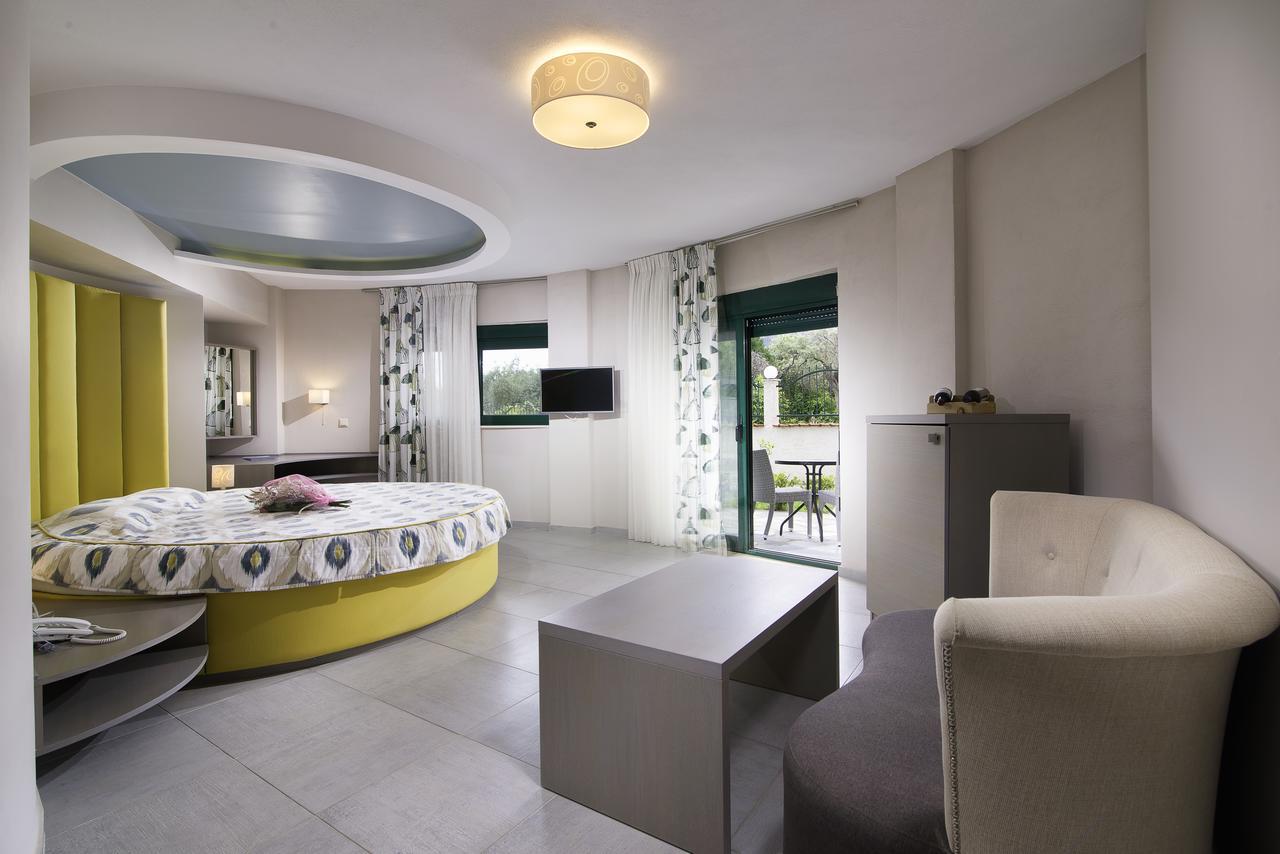 Ocean Beach Hotel สกาลา โปเตมิอัส ภายนอก รูปภาพ