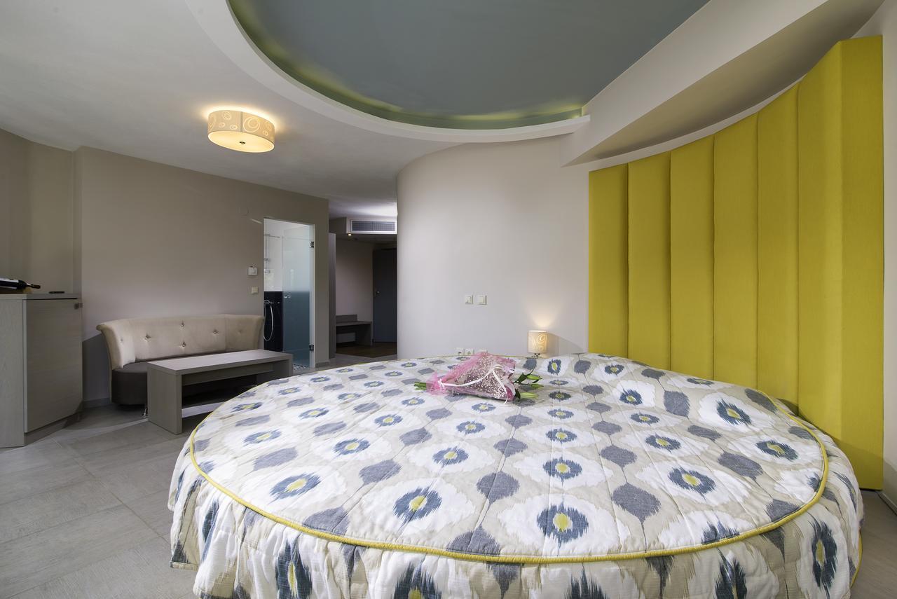 Ocean Beach Hotel สกาลา โปเตมิอัส ภายนอก รูปภาพ